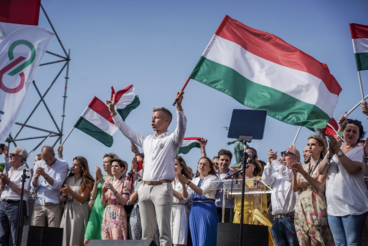 Fotógaléria: Ilyen volt Magyar Péter utolsó tüntetése a választás előtt
