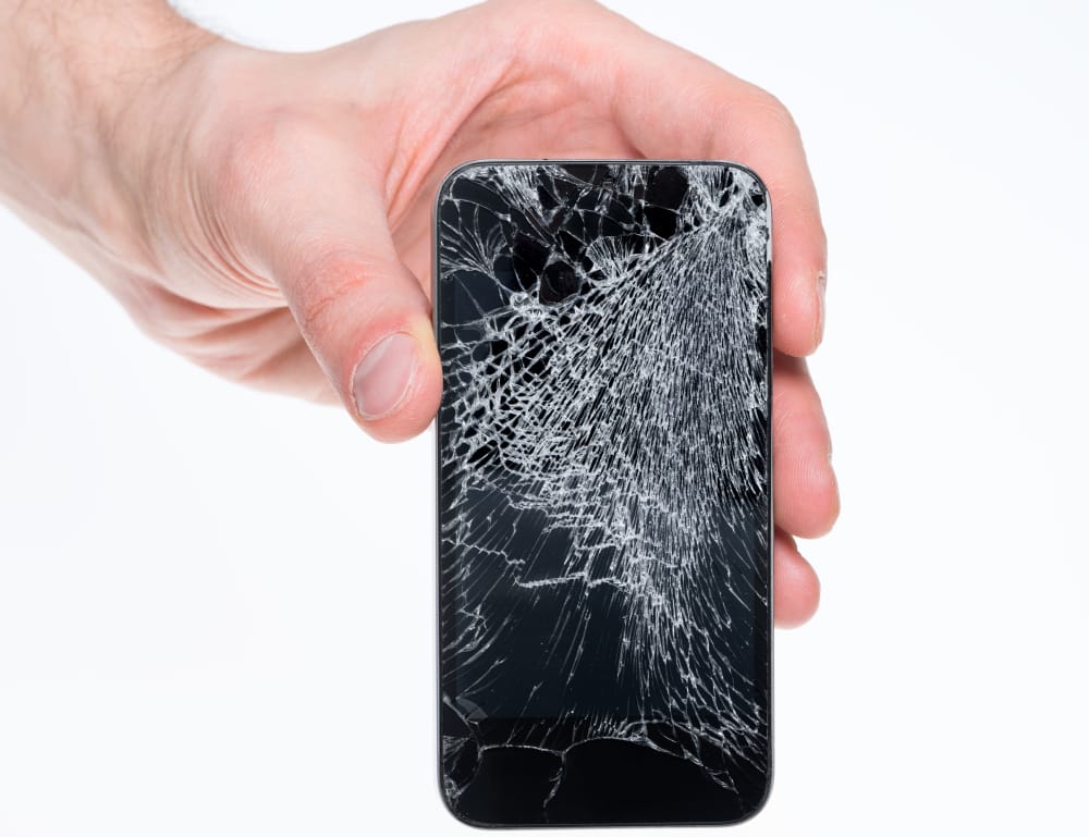 Betört a telefonja kijelzője? Nem indul a laptop? Olcsón is megúszható, csak időben kell lépni