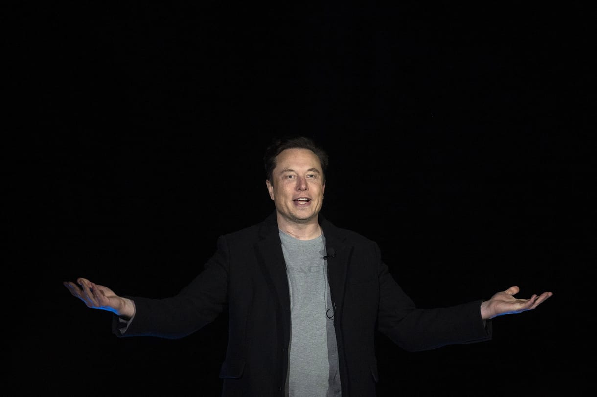 Musk szerint sikerült elmozdítani a csőd felé vezető pályáról a Twittert