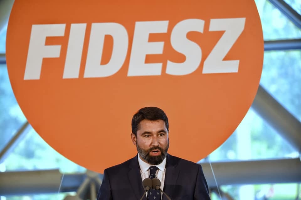 Hidvéghi: a Fidesz fog dönteni a néppárti tagságról