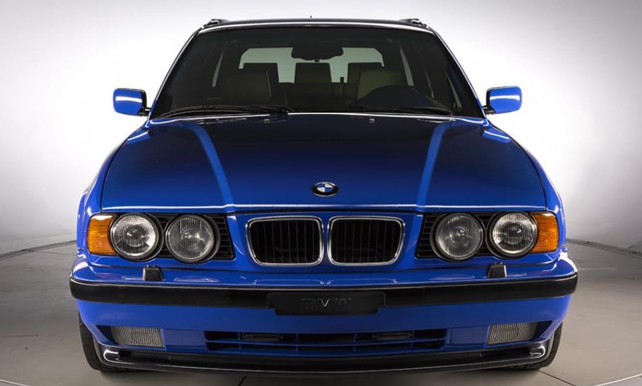 Eladó egy szuperritka 26 éves BMW M5 kombi