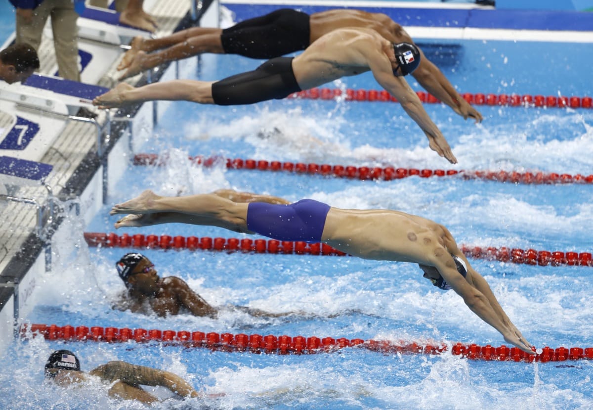 Kizártak két magyar úszóváltót az olimpiáról