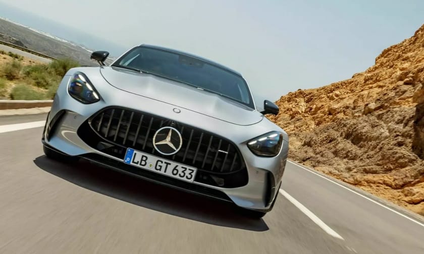 Beárazták a vadonatúj 585 lovas biturbó V8-as AMG GT kupét