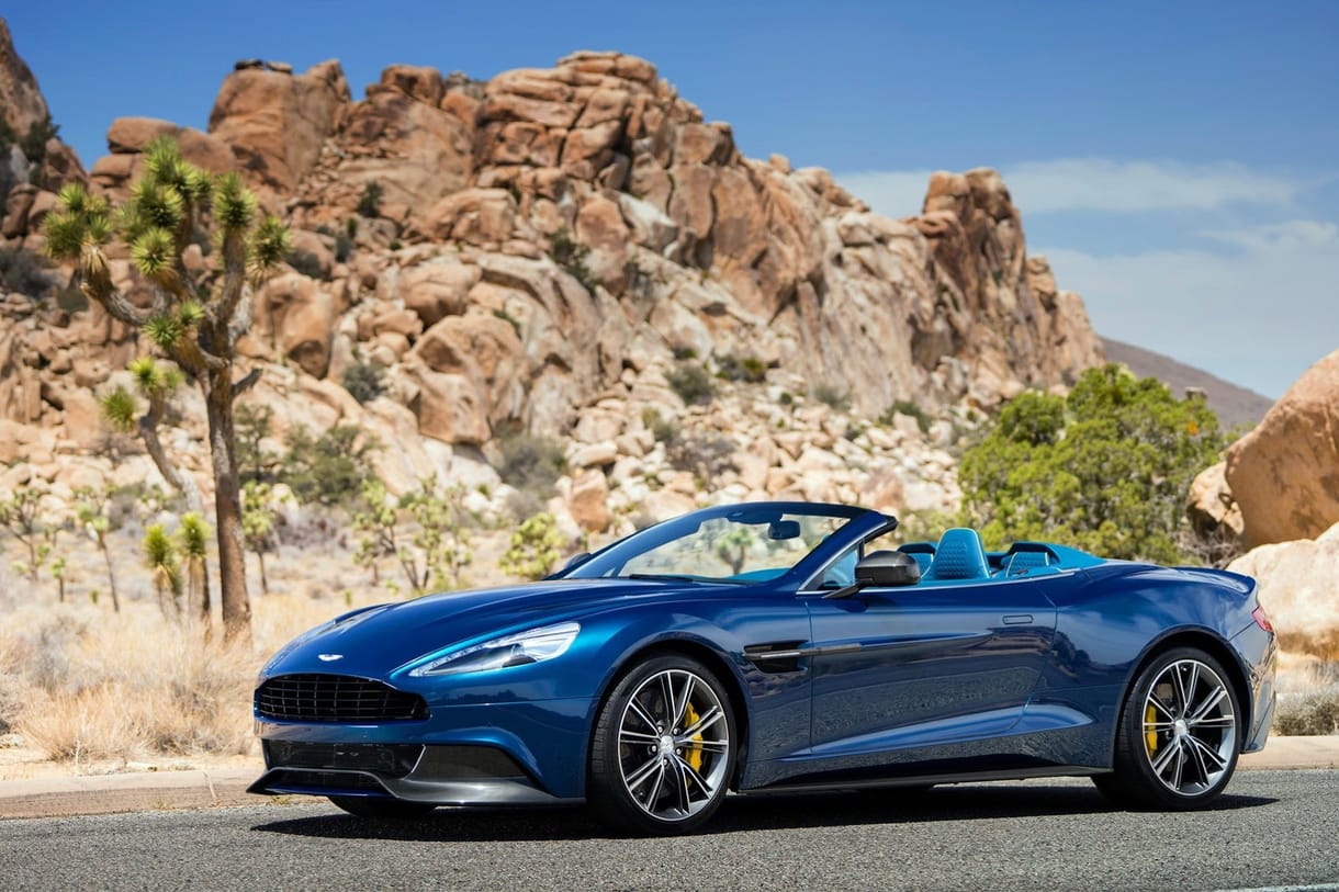 Klasszikusan szép az Aston Martin új kabriója