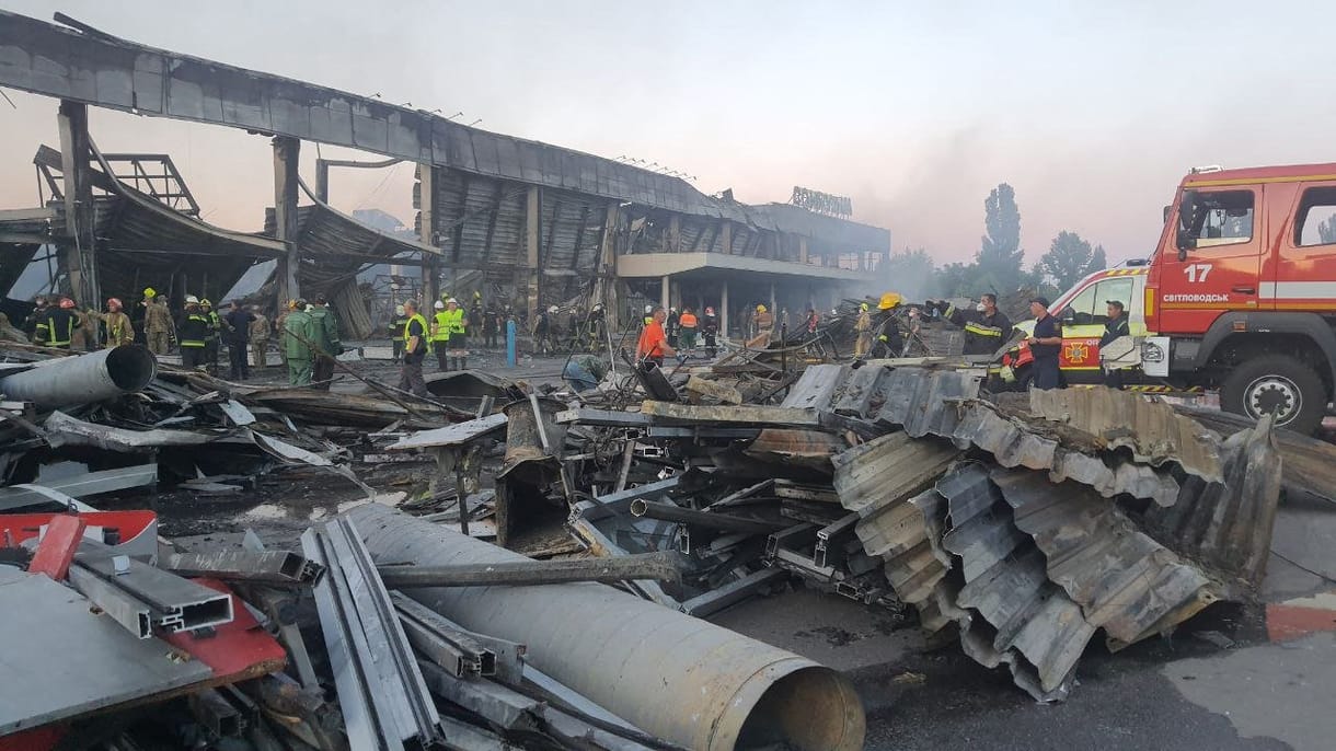 Kremencsuki rakétatámadás: 18-ra nőtt a halálos áldozatok száma, 40 ember eltűnt