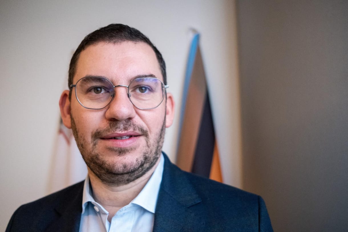 A bosszúpornó miatt elítélt máltai politikus a hvg.hu-nak: Ne a hírvivőt támadják, a problémával foglalkozzanak