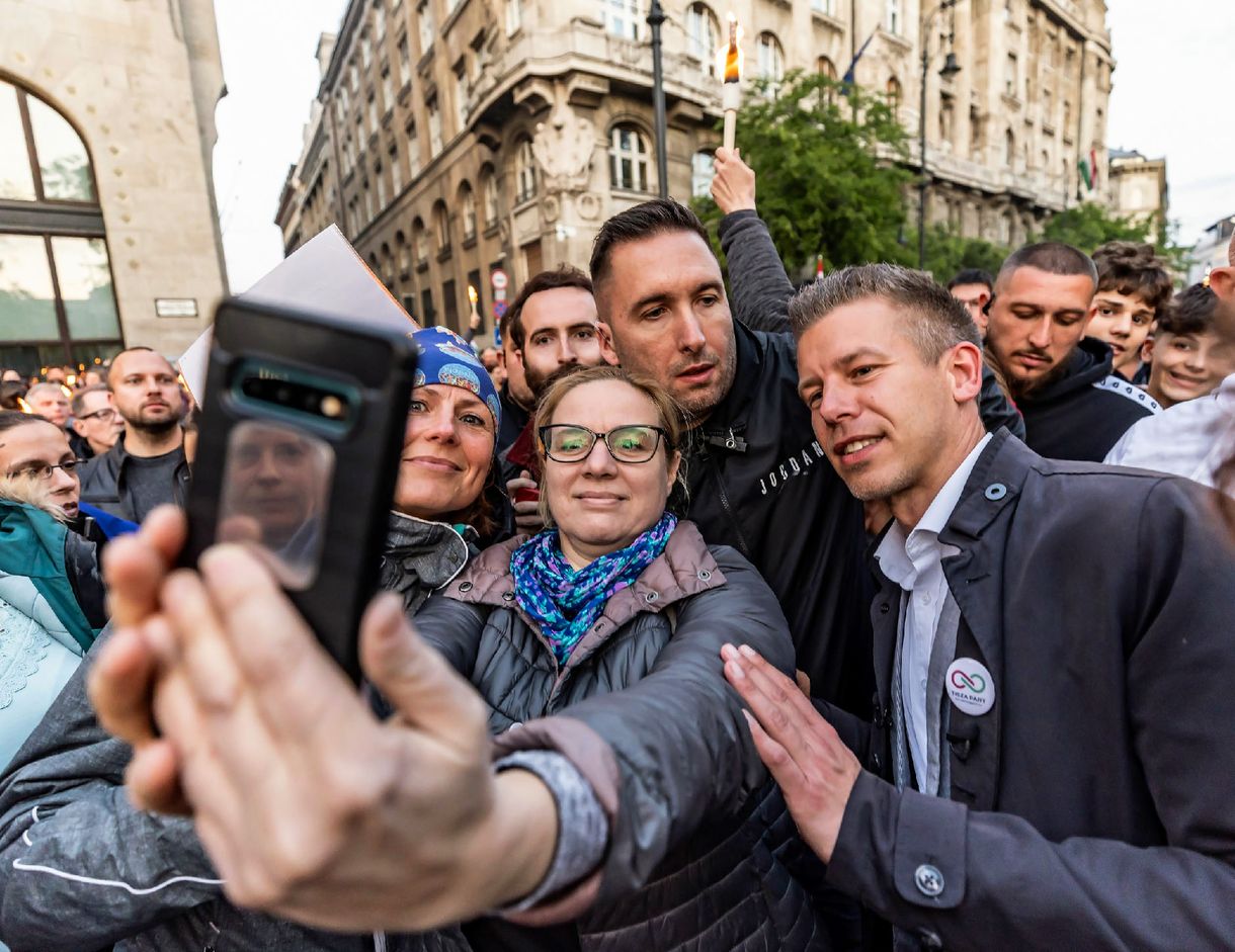 A harmincas, negyvenes nők megnyerése az egyik nagy kihívás Magyar Péteréknek