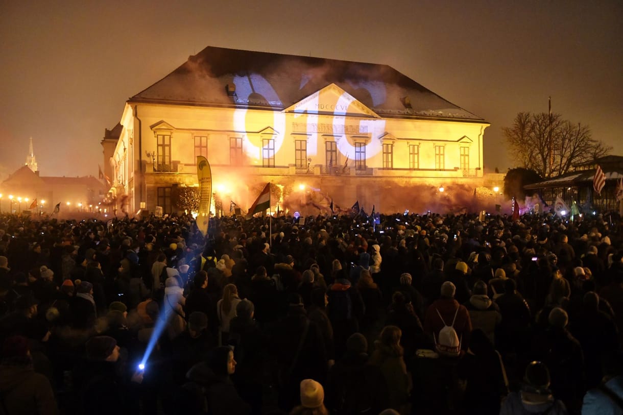 Január 1-jétől akár a tüntetést is megtilthatják a Várban egy új határozat szerint