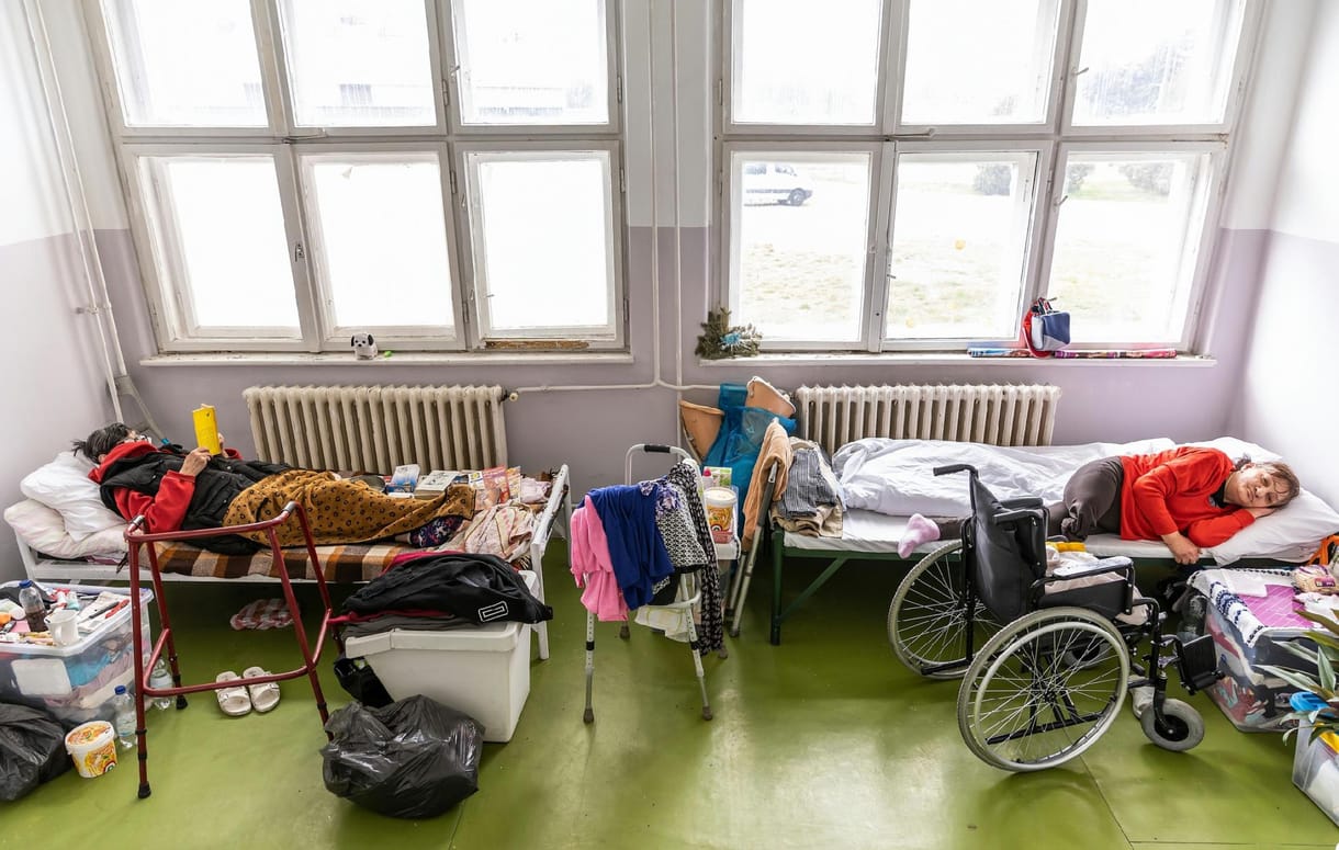 Csődbe húzták őket: elkezdtek bedőlni a nyugdíjasotthonok és szociális ellátóhelyek