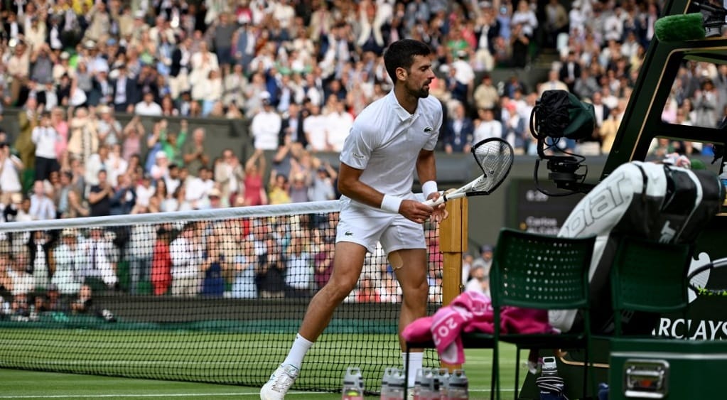 Novak Djokovicnak sokba került, hogy ripityára törte az ütőjét a wimbledoni döntőben