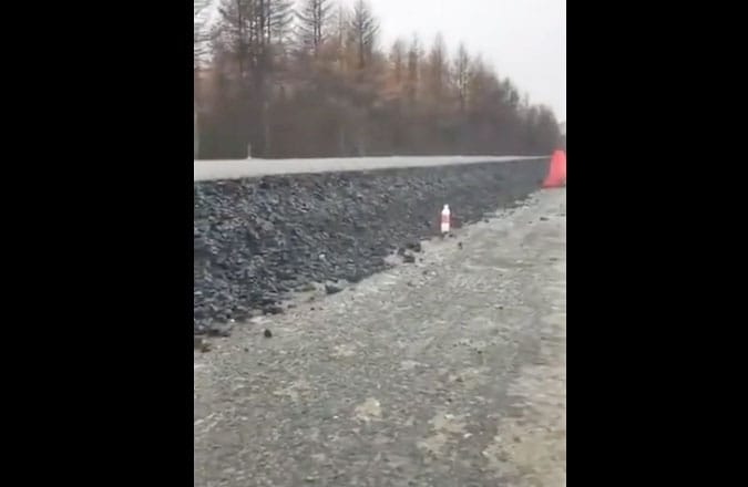Videó: Még a harcedzett oroszokat is meglepte ez az aszfaltozás