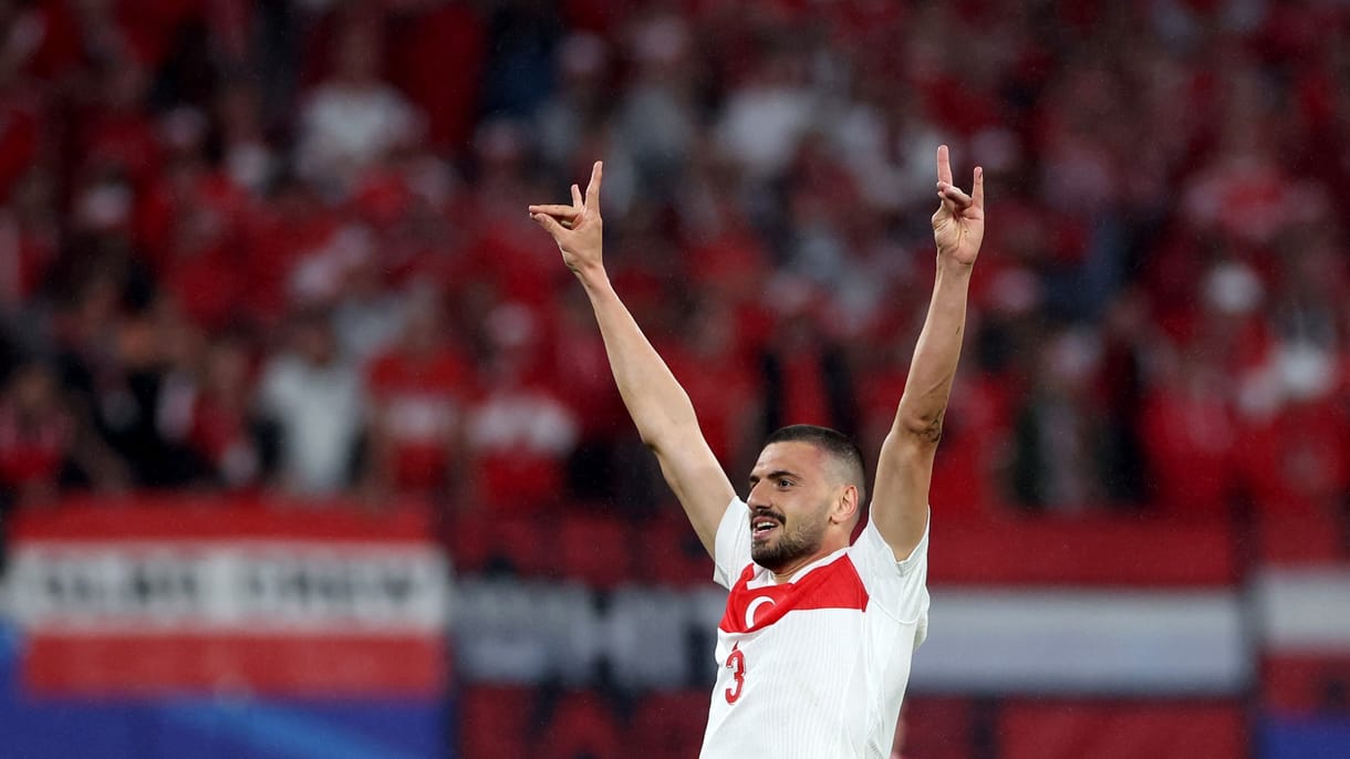 Két meccsre is eltilthatta az UEFA a török védőt a Szürke Farkasokra utaló gólöröme miatt