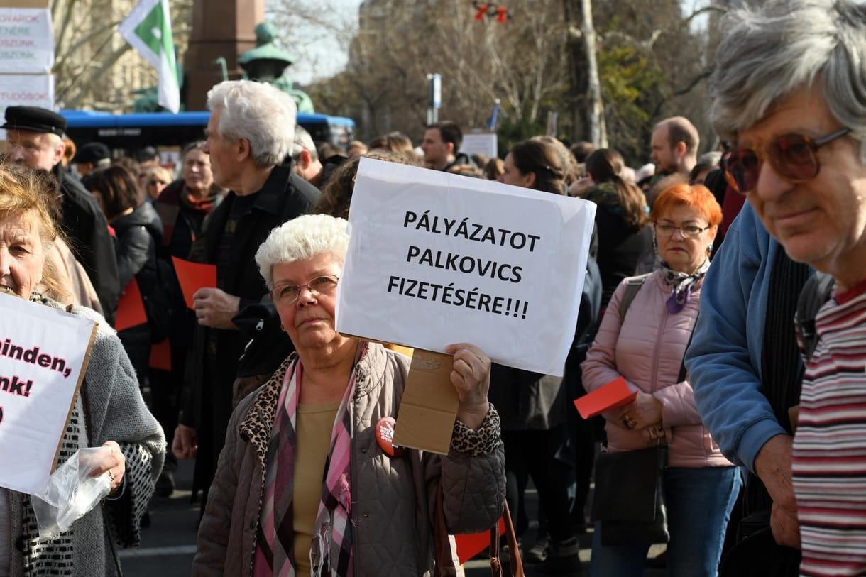 Agykontroll: Magyarország bajban van