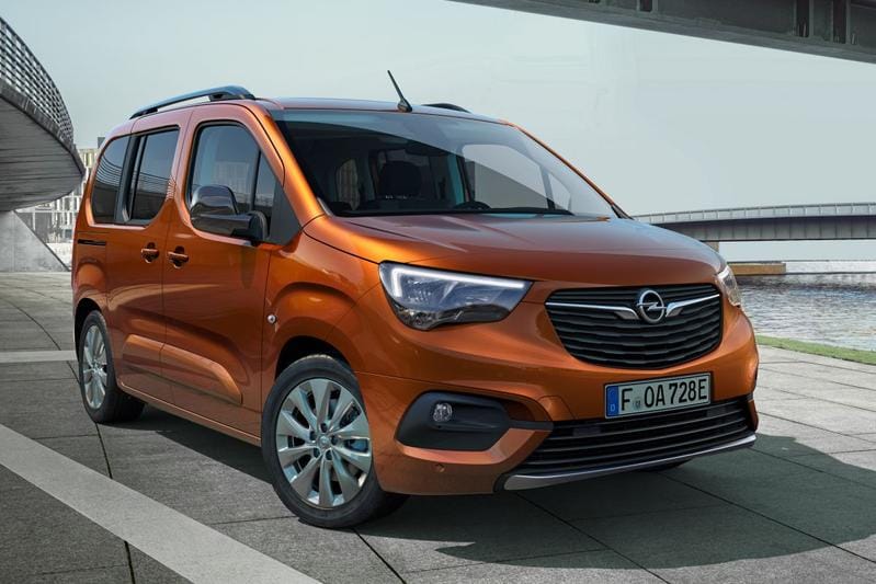 Befejezi a hagyományos hajtású családi kisbuszok forgalmazását az Opel, Peugeot, Citroen