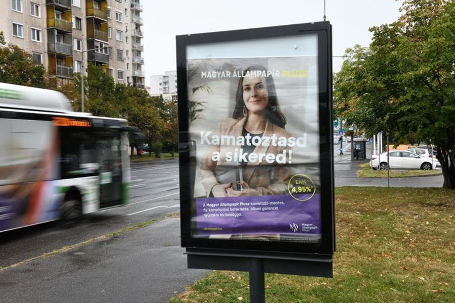 Egy szűk kör ügyeskedik a szuperkötvénnyel, a tömegek pénze alig mozdul