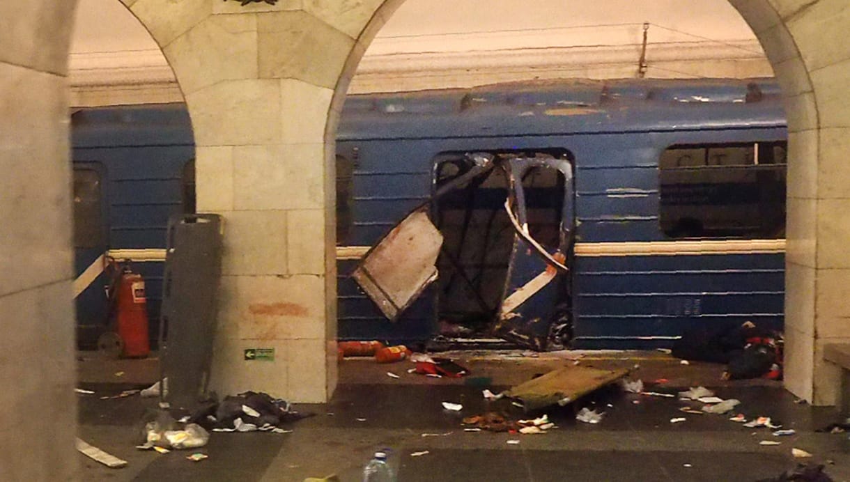 Egy közép-ázsiai férfi robbanthatott a szentpétervári metróban