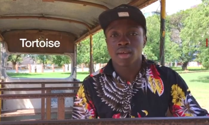 Konkurenciát kapott Afrikából a Rendőrakadémia híres hangutánzója – videó