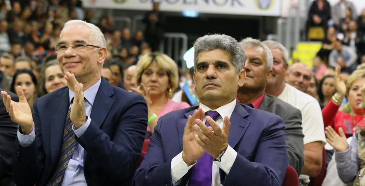Farkas Flóriánék szélnek eresztettek egy csomó migránsozó üzenetet
