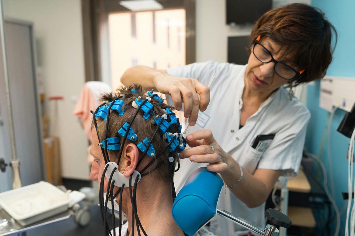 Rohammentes élet: egy egyszerű EEG-vizsgálattal időben szűrhető lehet az epilepszia