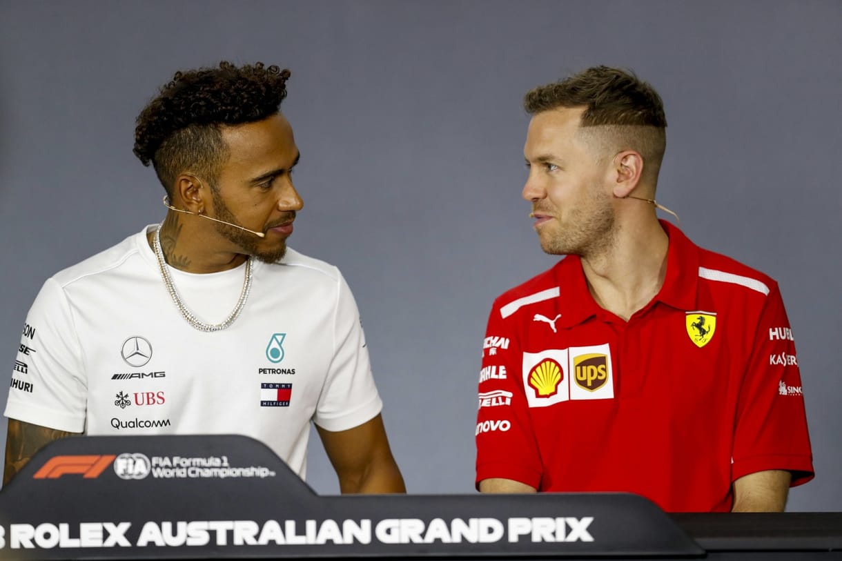 Sorozatban negyedszer Hamiltoné a pole pozíció Silverstone-ban