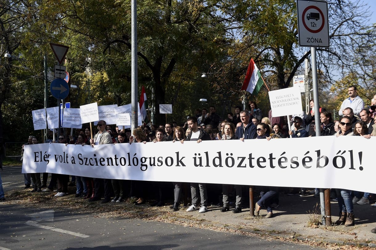 Lefoglalt irataikat követelik vissza a szcientológusok