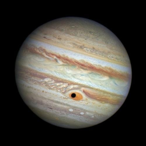 A Jupiter északi pólusán hevesebb viharok dúlnak, mint gondolták