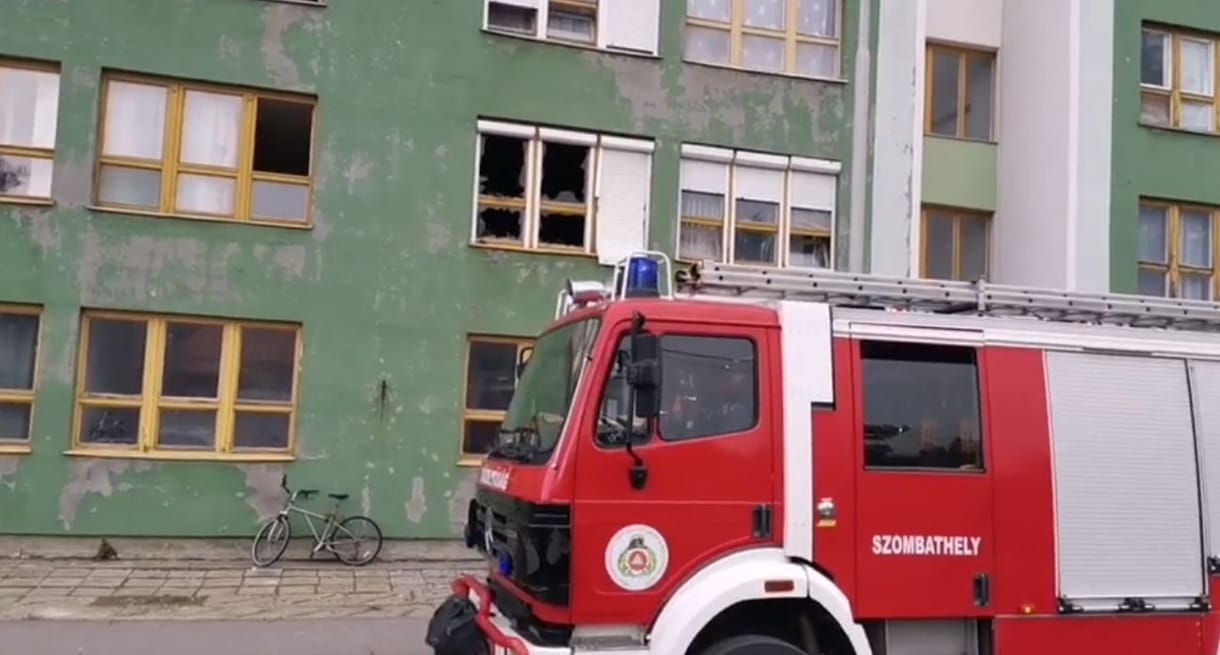 Tűz ütött ki egy 96 lakásos szombathelyi házban, egy ember súlyosan megsérült