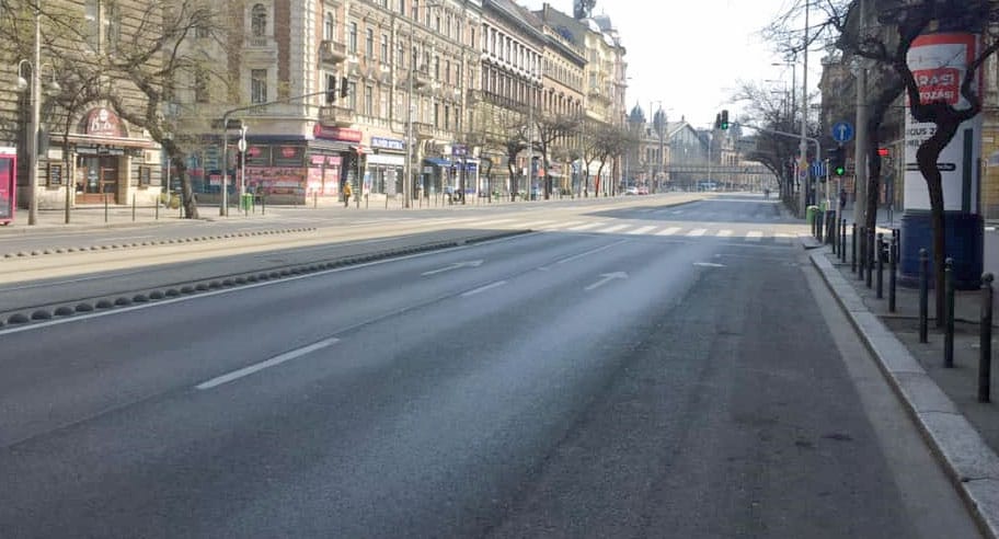 Vasárnap délutánra kiürültek Budapest utcái