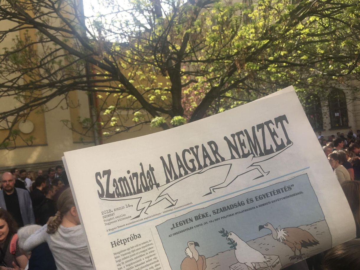 Közösségi finanszírozással működő hetilapot indítanának a Magyar Nemzet újságírói