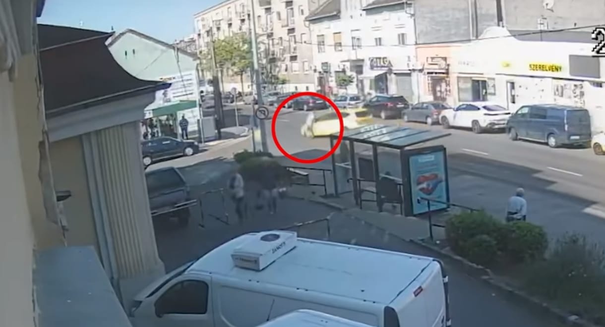 Azt hitte, rátámad az úton átkelő haragosa, ezért elütötte, majd elhajtott – videó