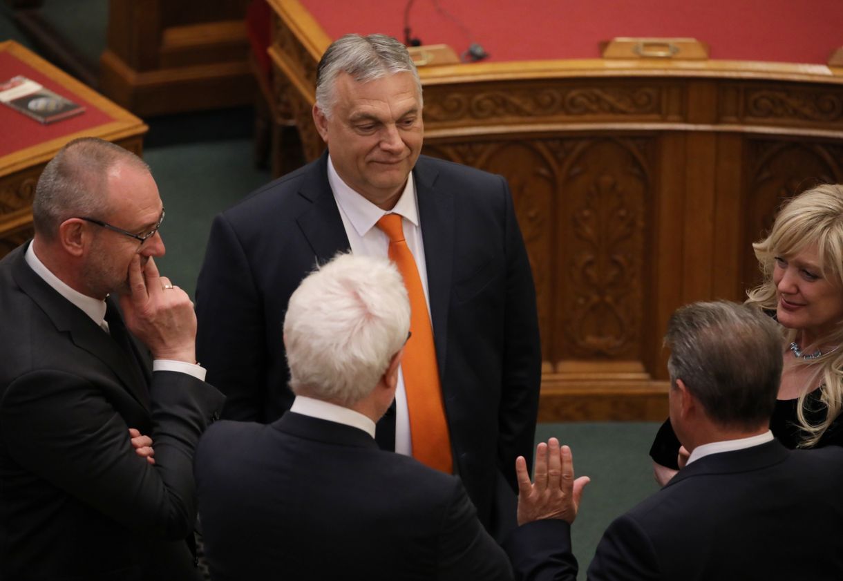 Die Welt-kommentár: Orbán kettős játékot játszik Putyinnal és az EU-val