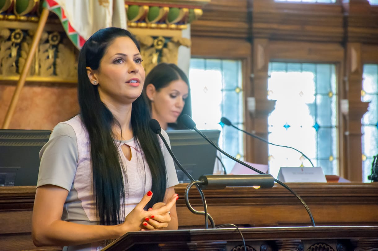 A szépségiparban próbálja ki magát a volt államtitkár
