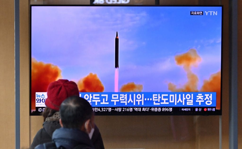 Észak-Korea újabb rakétákkal jelentkezett be