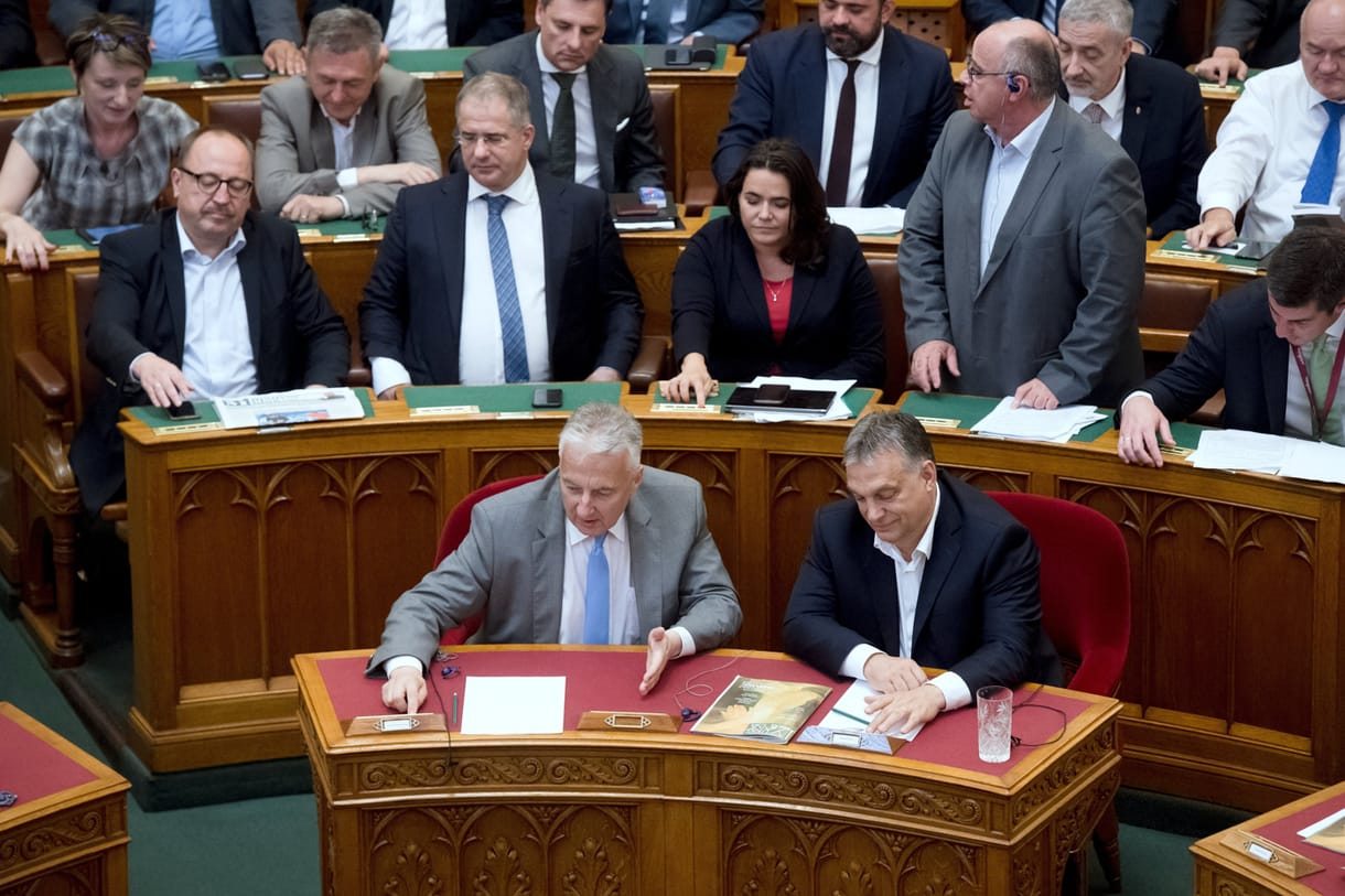 Salátatörvénybe rejtett passzus miatt vált törvénysértővé több polgármester
