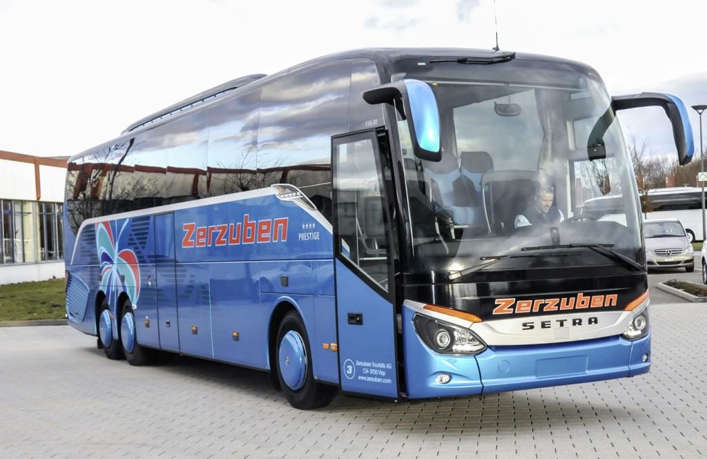 Felkészül az emelkedőre, lejtőre az okosbusz
