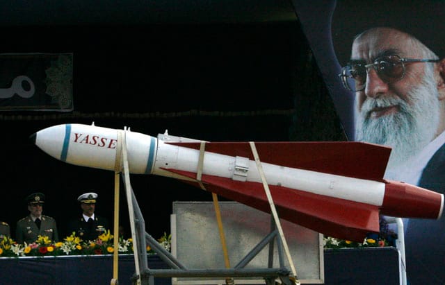 Irán: az atommegállapodás nem változtat az Amerika-ellenes politikán