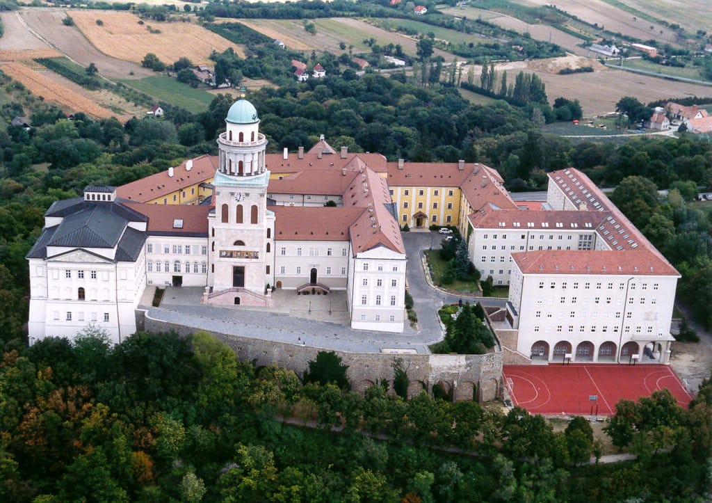 Megújul a bazilika Pannonhalmán