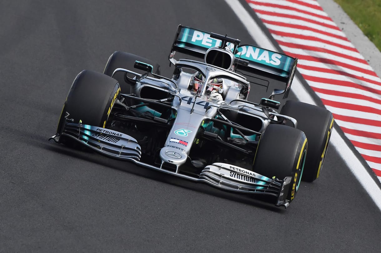 Egy kerékcsere mindent eldöntött a Hungaroringen: Lewis Hamilton ismét győzött