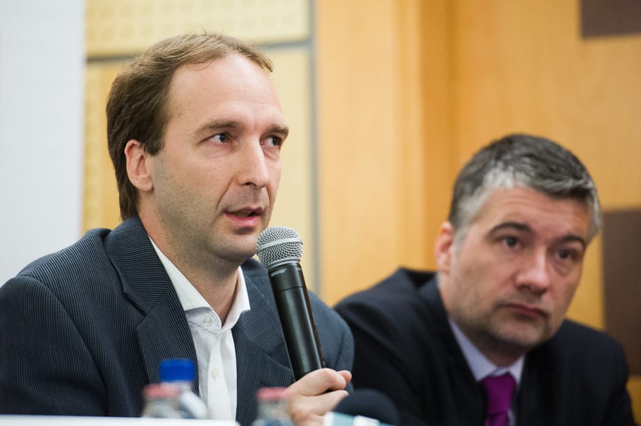 Oszkó: ajzószerekkel tartják életben a tőkepiacot