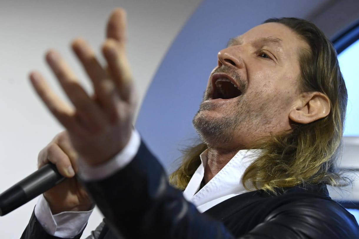 Kásler Miklós miniszter közreműködésével dübörög 60 ló a Szent László-rockoperában