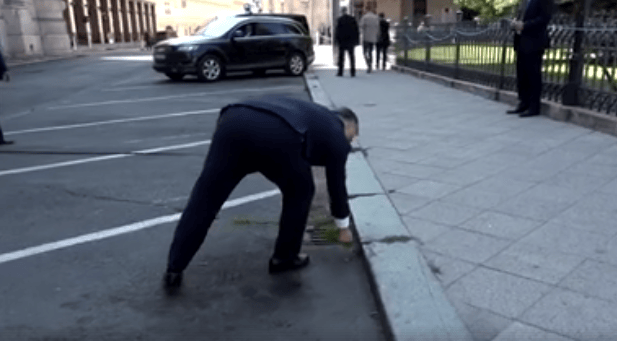 Orbán nem hagyja, hogy a dudva nevessen a végén