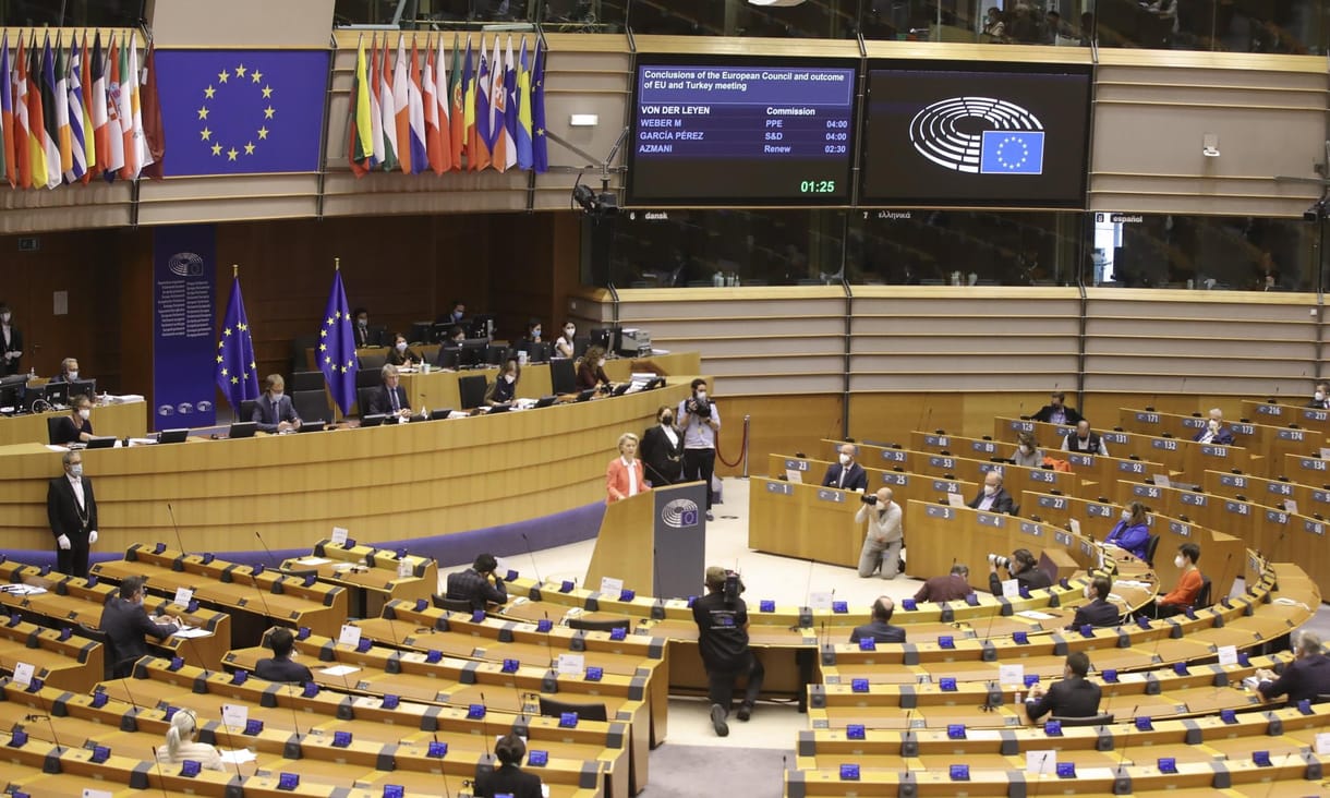 Négy EP-frakció kéri, hogy utasítsák el az uniós pénzek felhasználásáról szóló magyar tervet 
