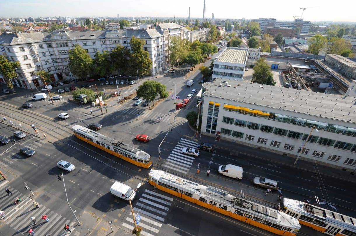 Index: füstbe mehet Budapest leghosszabb kerékpársávjának terve