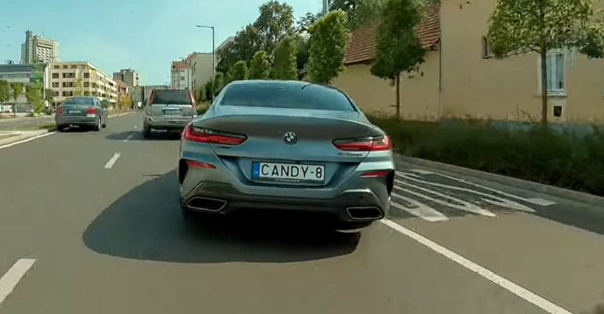 A rendőrség egy cikázó BMW-ssel mutatta be, hogy mi az, amit neki sem szabad