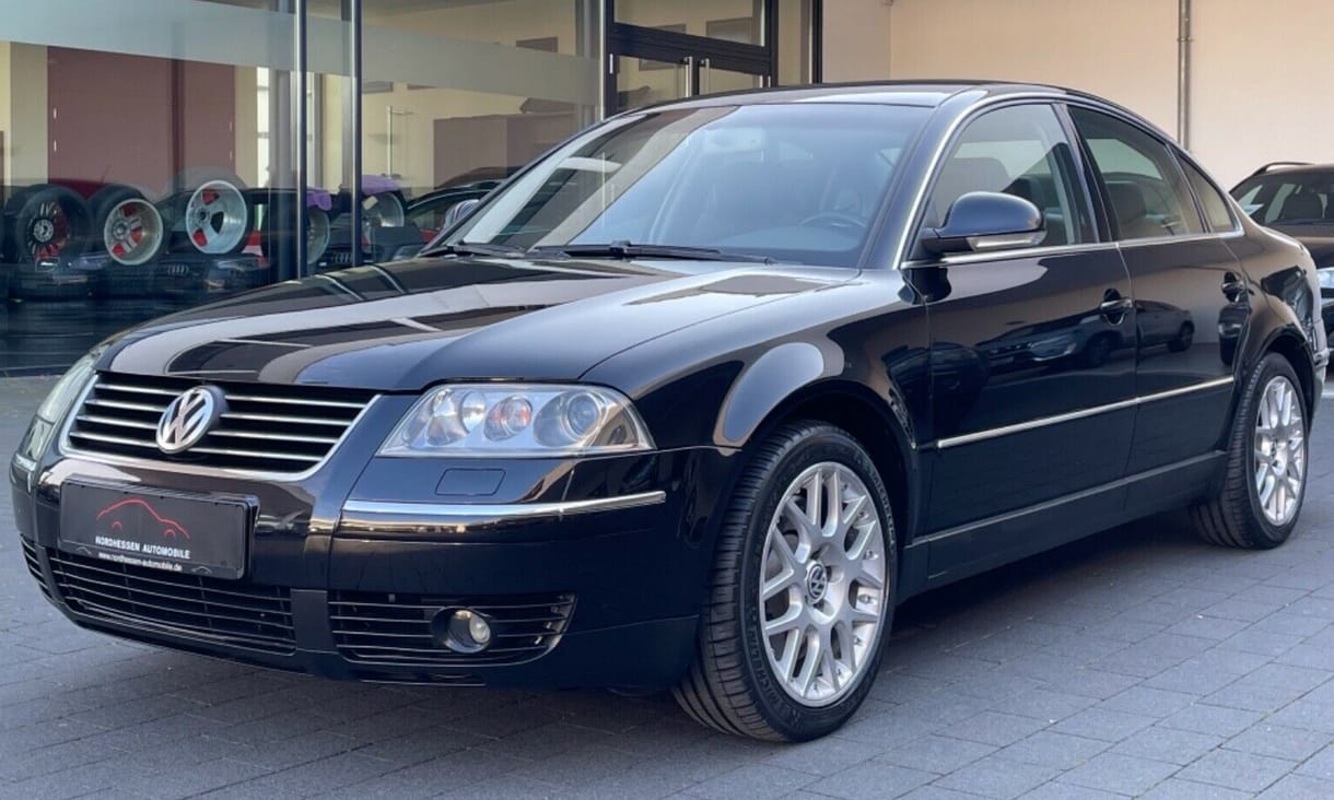 Ritka mint a fehér holló: keveset futott VW Passat W8 vár új gazdára