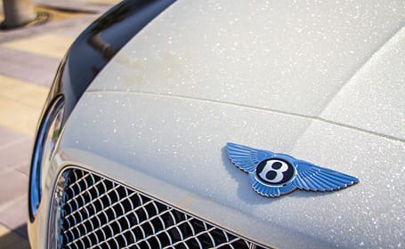 Igazgyönggyel fényezik a Bentley-t