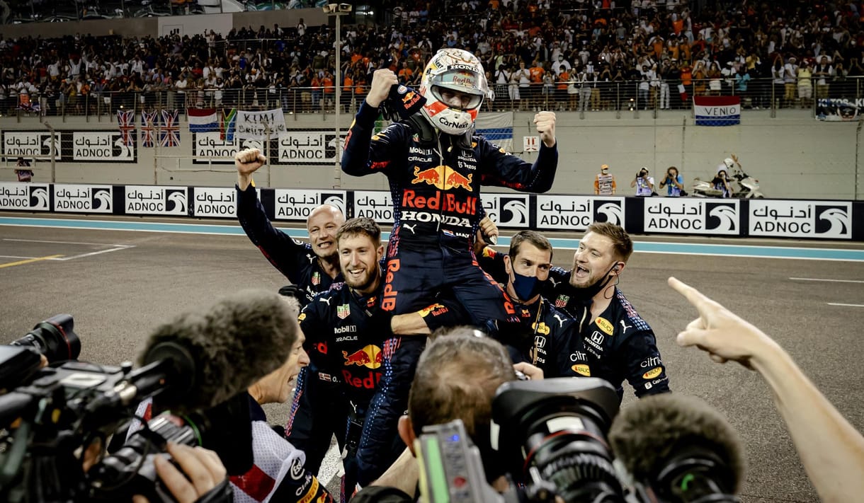 Mégsem támadja meg Verstappen győzelmét a Mercedes