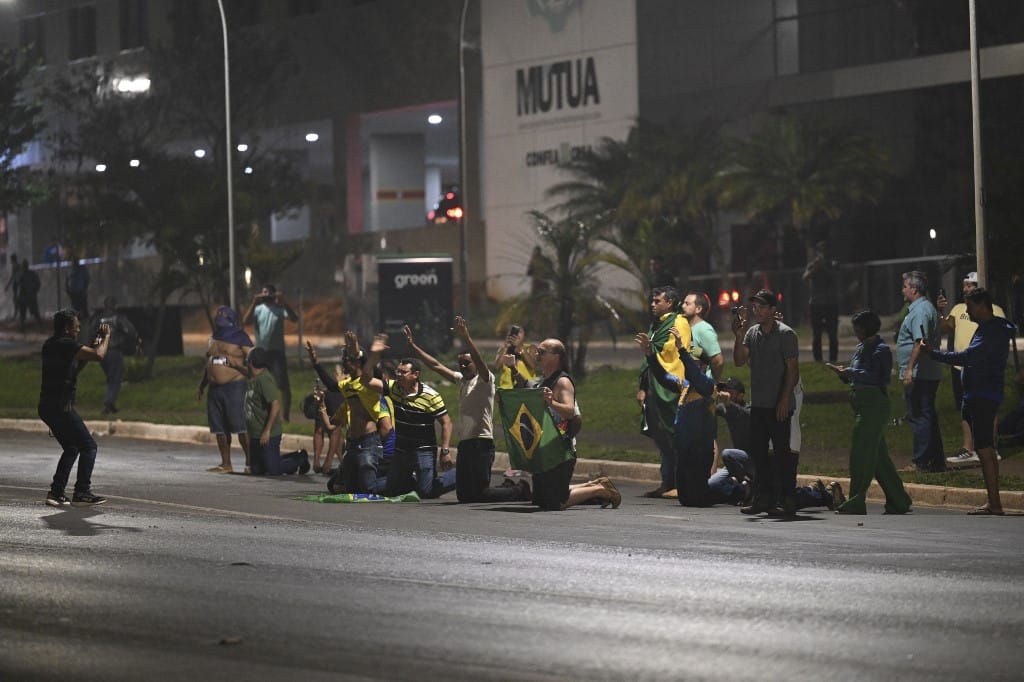 Összecsaptak a rendőrséggel Bolsonaro hívei Brazíliavárosban