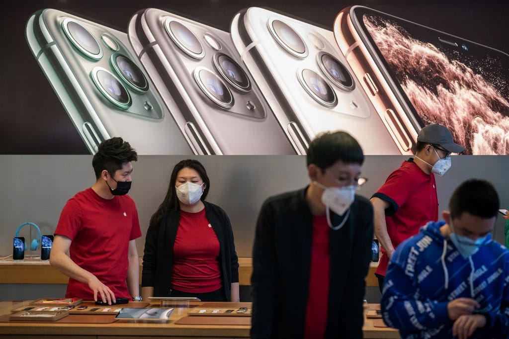 Az Apple bezárja összes kínai üzletét