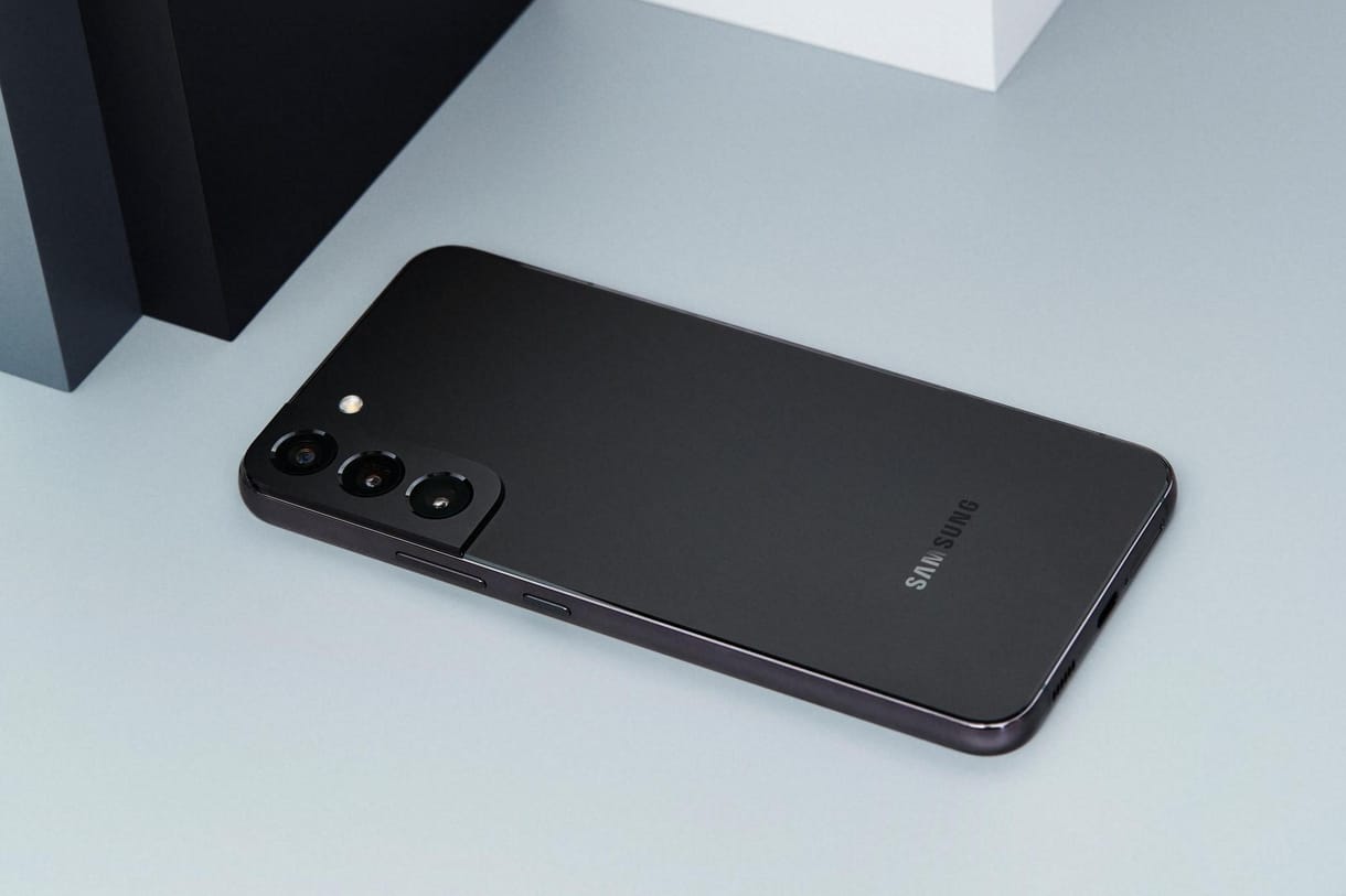 Szétszedték a Samsung Galaxy S22+ csúcsmobilját, és jó hírrel szolgáltak